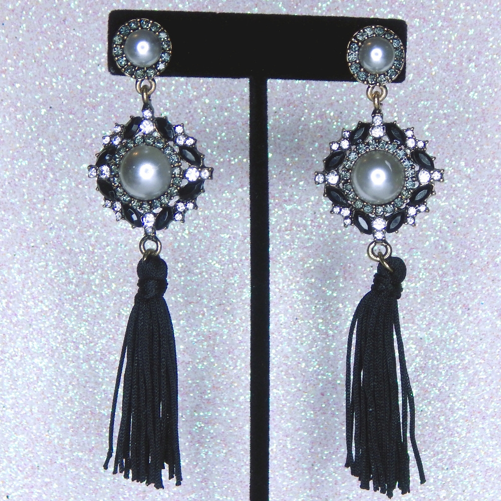 Black Pearl and Tassel